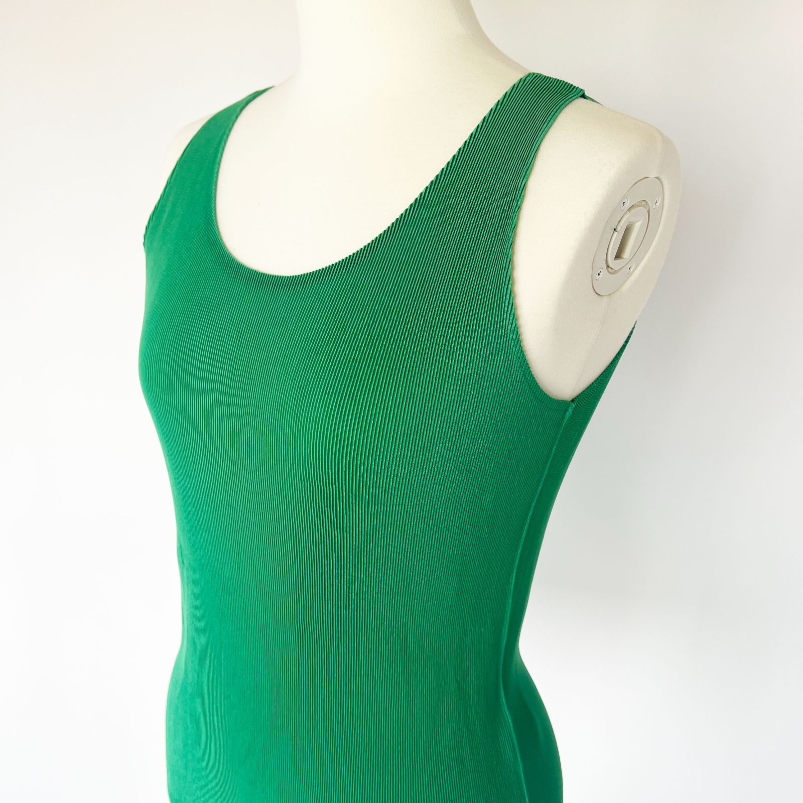 PLEATS PLEASE プリーツ ノースリーブ タンクトップ グリーン 美品 プリーツプリーズ イッセイミヤケ PLEATS PLEASE