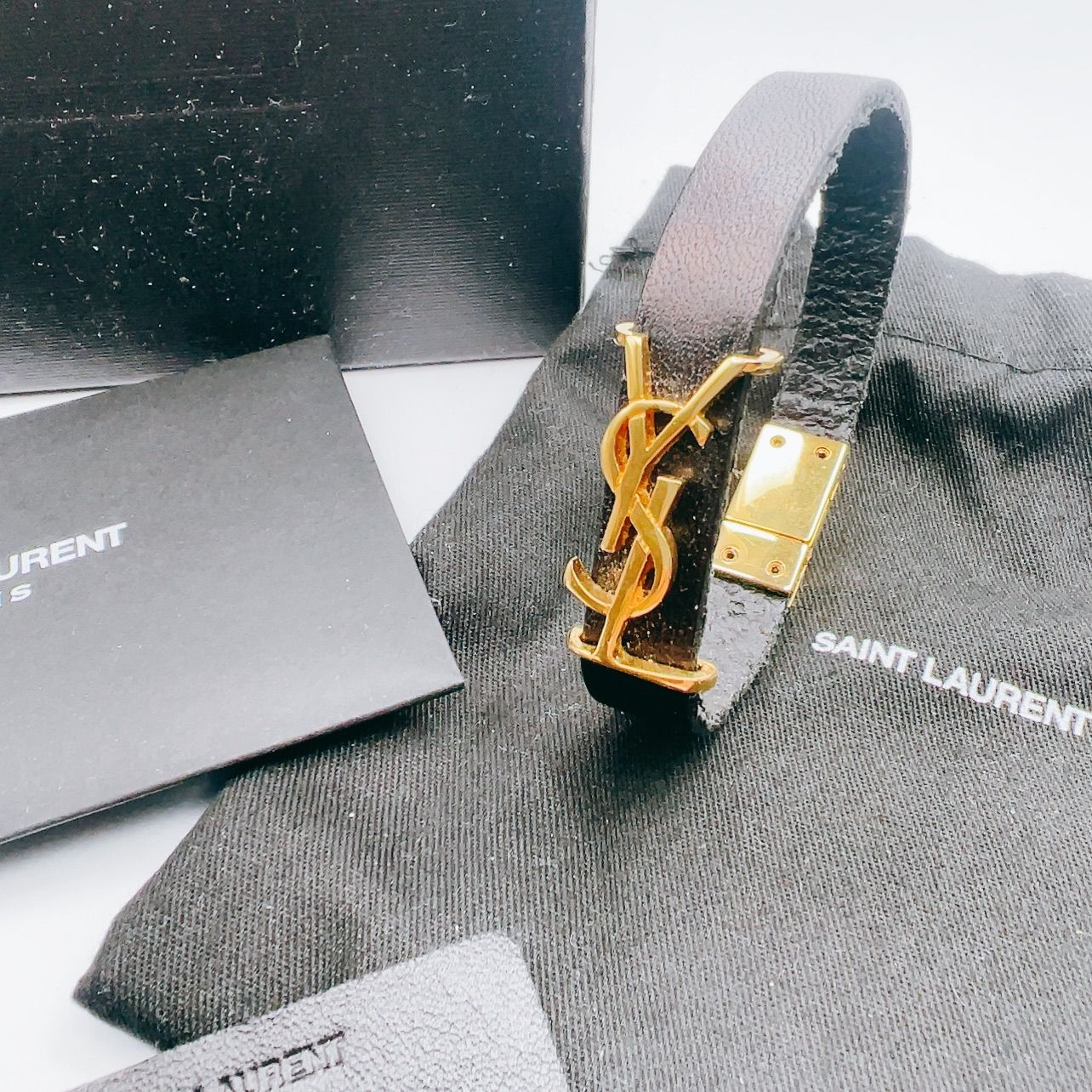 YVES SAINT LAURENT YSL イヴ・サンローラン ブレスレット アクセサリー レザー シルバー金具 マグネット開閉式 ブラック メンズ  レディース ユニセックス 男女兼用 革 黒 腕輪 - メルカリ