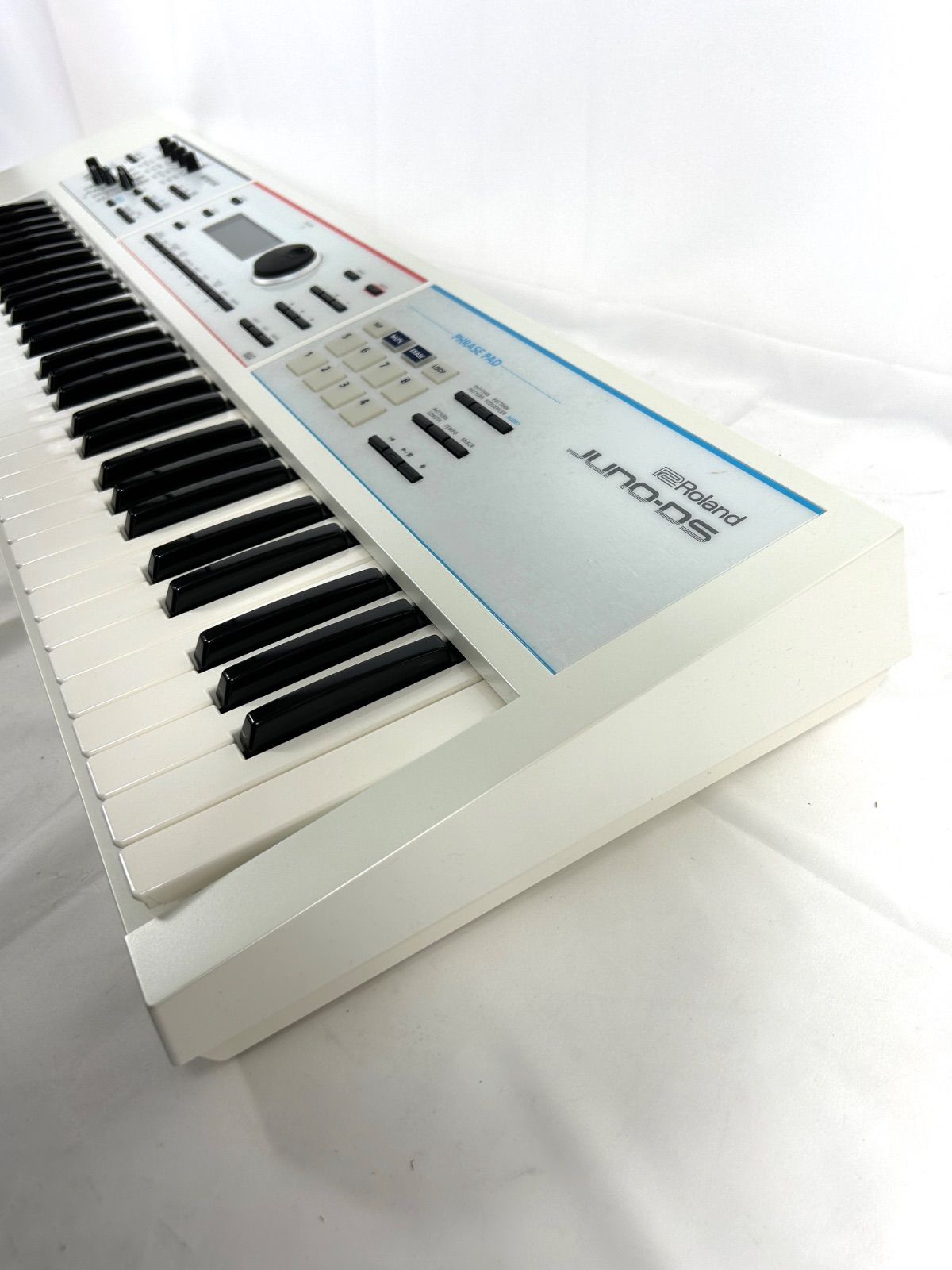 【即購入可】Roland ローランド シンセサイザー JUNO-DS61W Amazon | Roland JUNO-DS61W (ホワイト) バンド用キーボードなら
