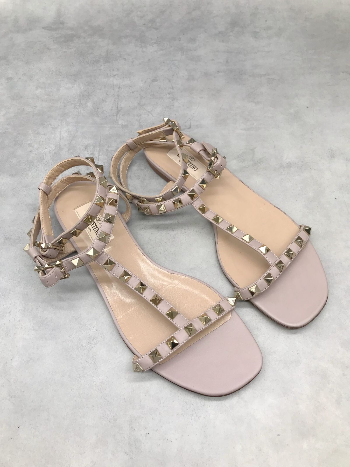 VALENTINO ヴァレンティノ ロックスタッズサンダル 38 フラット