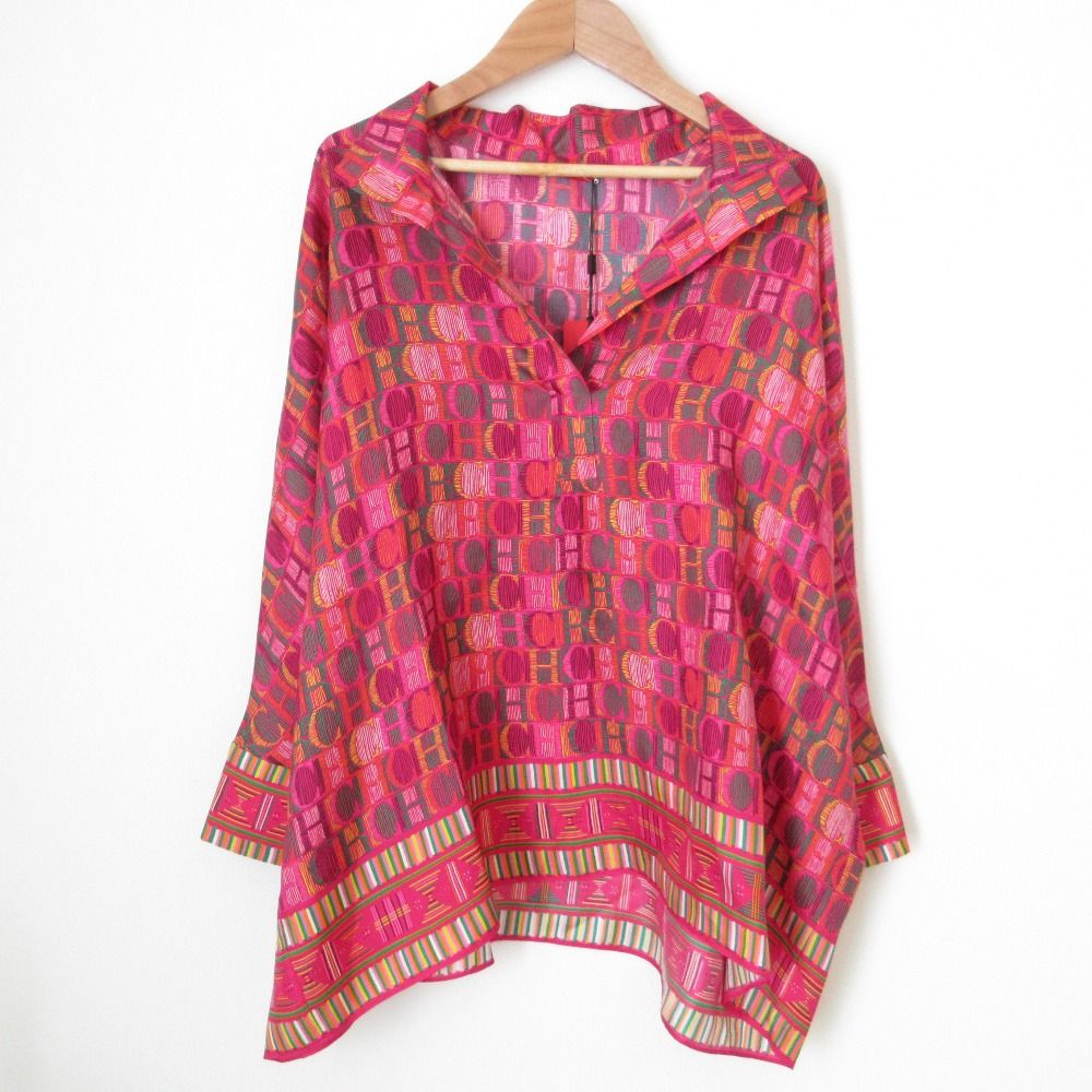 ♥ CAROLINA HERRERA キャロライナヘレラ エスニック ロゴプリント シルクブラウス L マルチカラー レディース 古着