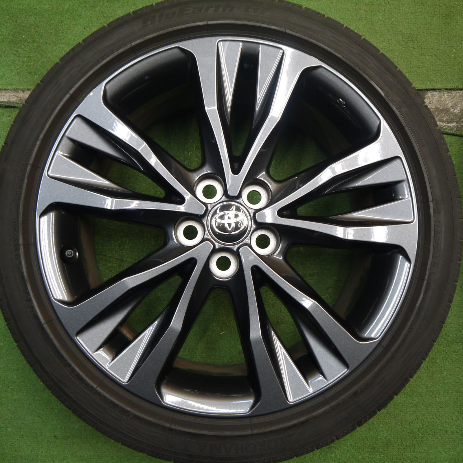 ☆トヨタ カローラ ツーリング W×B 純正 215/45R17 ヨコハマ