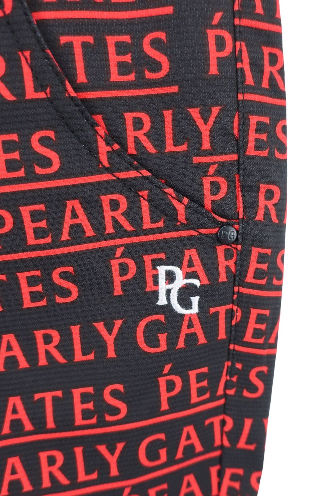 未使用品】PEARLY GATES(パーリーゲイツ) パンツ 黒赤ロゴ柄