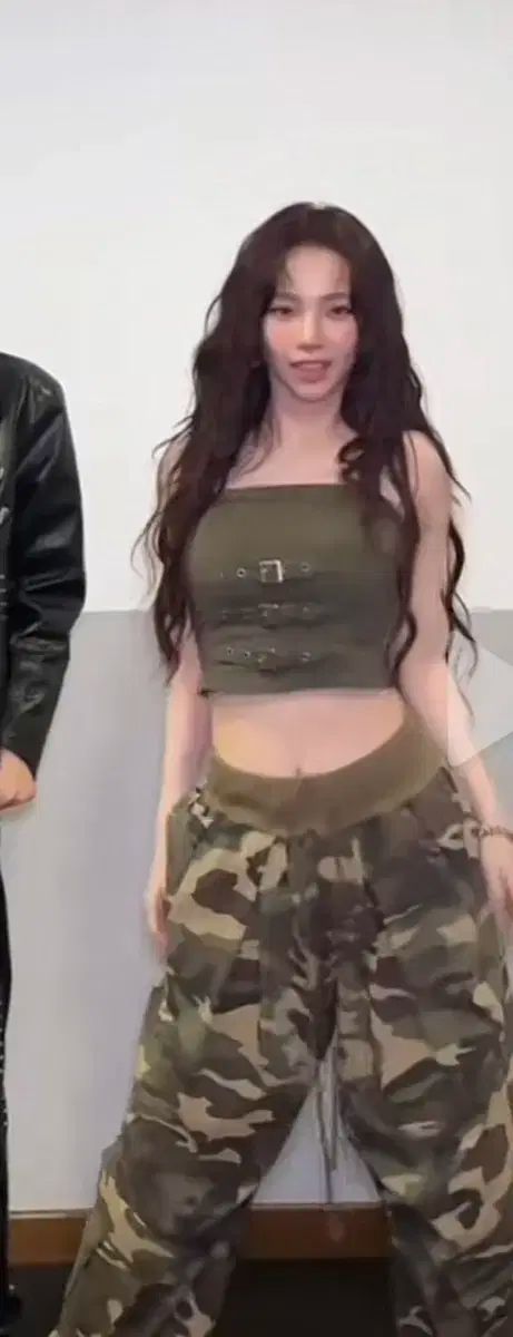 カリナ カモフラージュ パンツ true religion Pharaoh Pants aespa