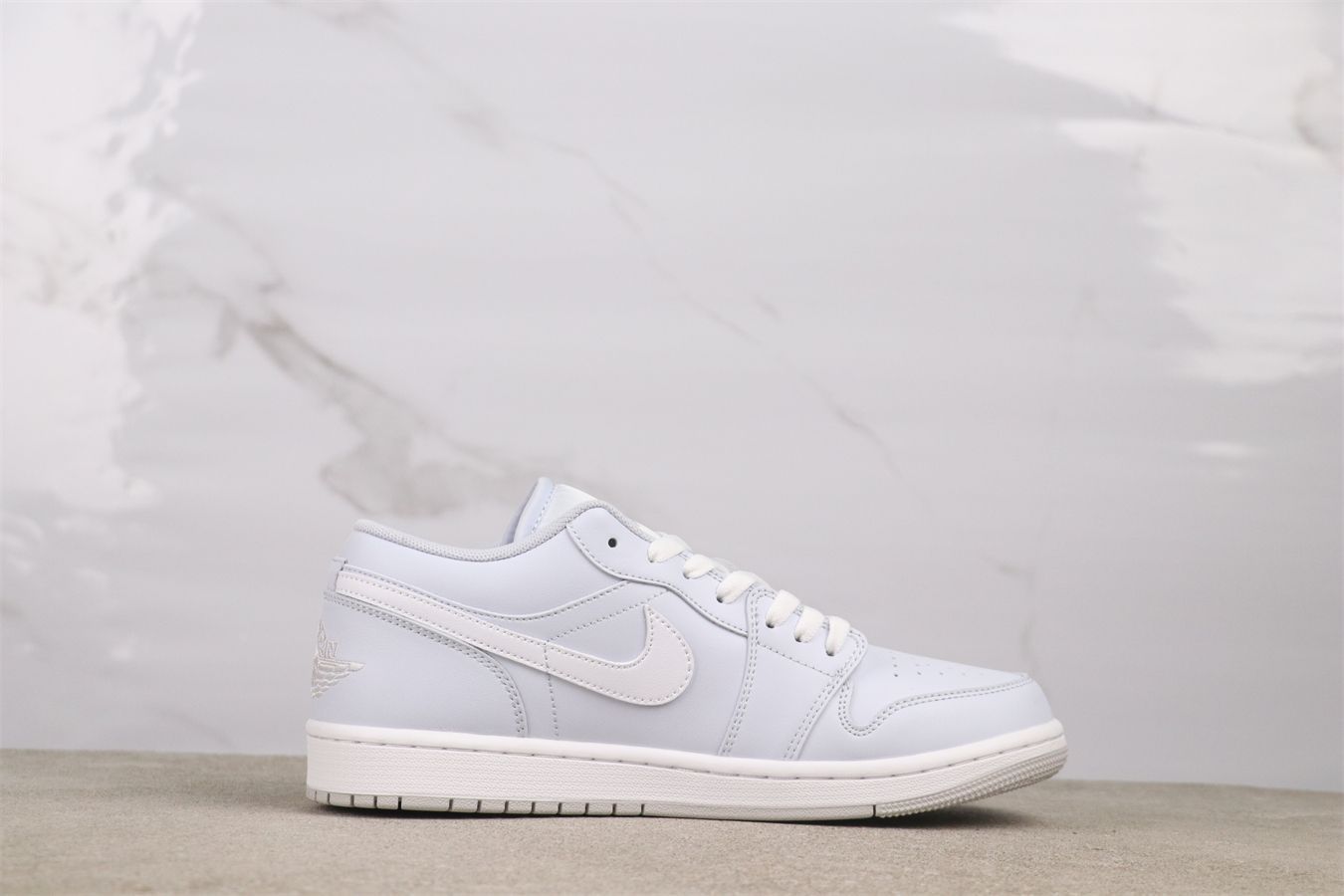 今日 Jordan FV8486-400 Air Jordan 1 Low - top Light Blue ライトブルー