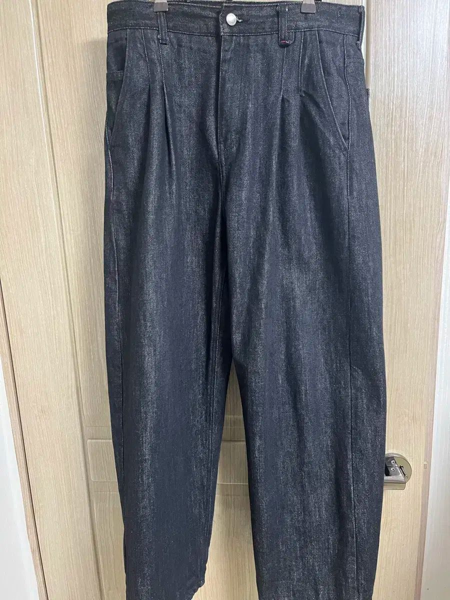 FOTTNERS(フォットナーズ) Two Tuck Wide Black Jeans L サイズ