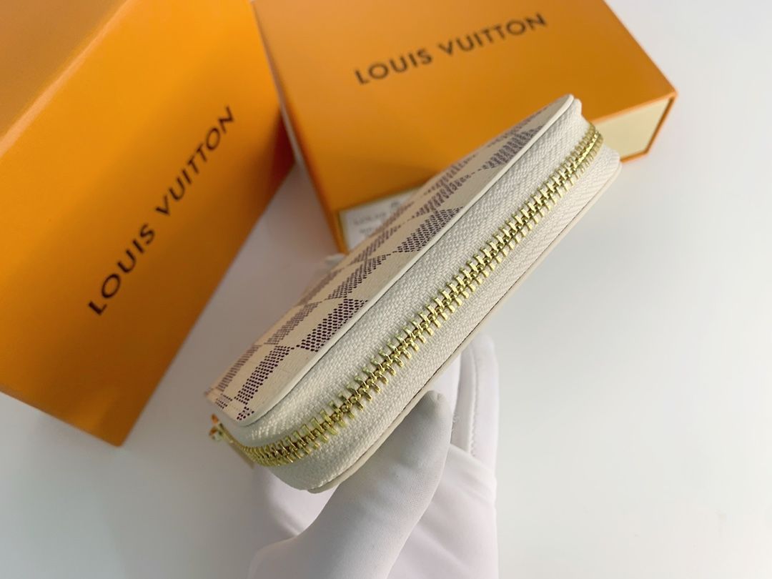 LOUIS VUITTON ヴィトン　モノグラム　コインケース 本日限定特価】ルイヴィトン LV Louis Vuitton ジッピー コイン