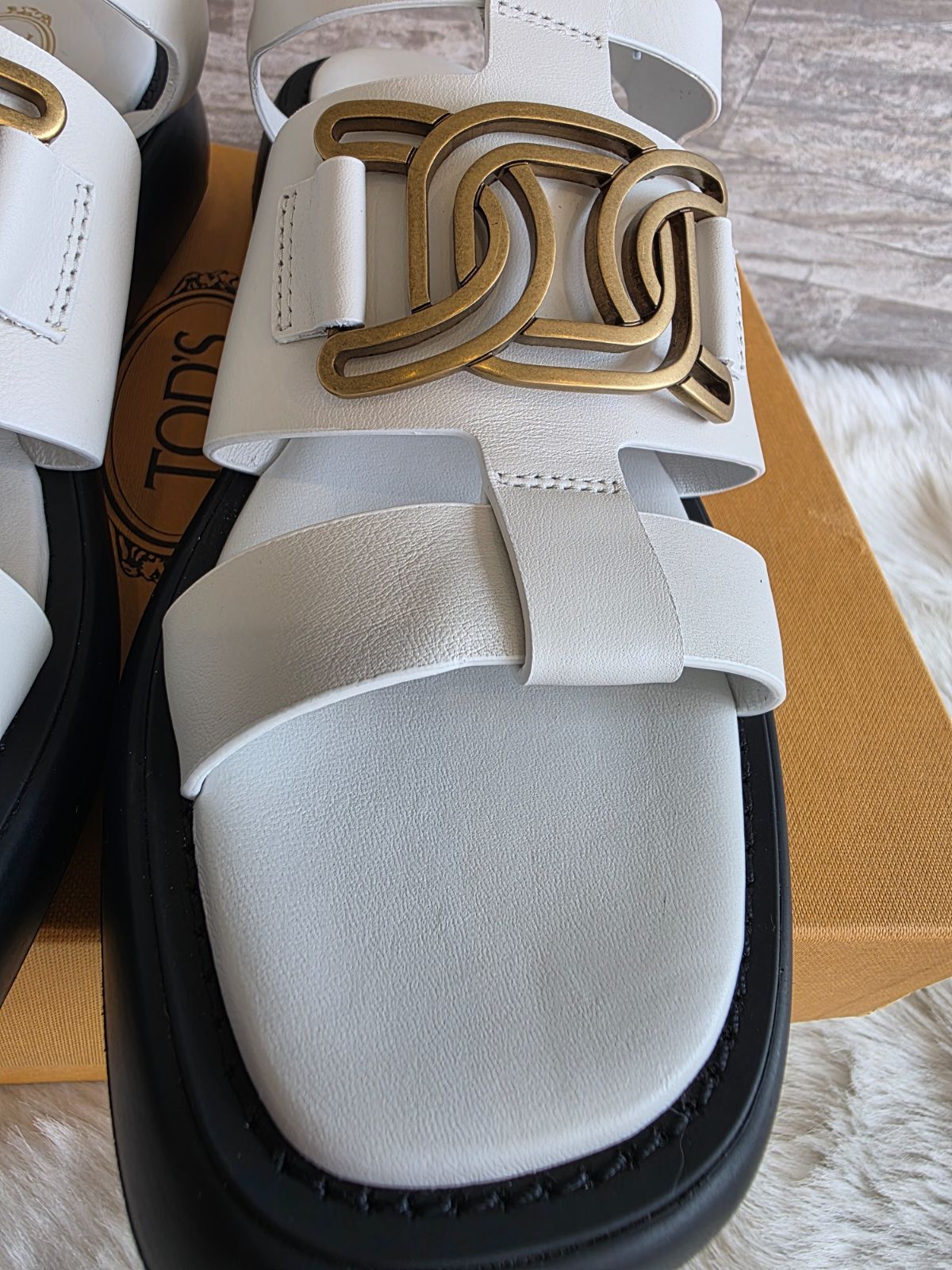 TOD'S ★サンダル ケイト メタルチェーン ストラップ ロゴ TOD'S サンダル ケイト メタルチェーン ストラップ ロゴ 靴