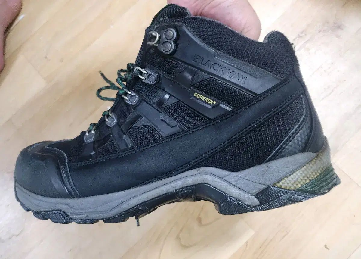 BLACK YAK ブラックヤク GORE-TEX ゴアテックス 登山靴 黒 275 サイズ