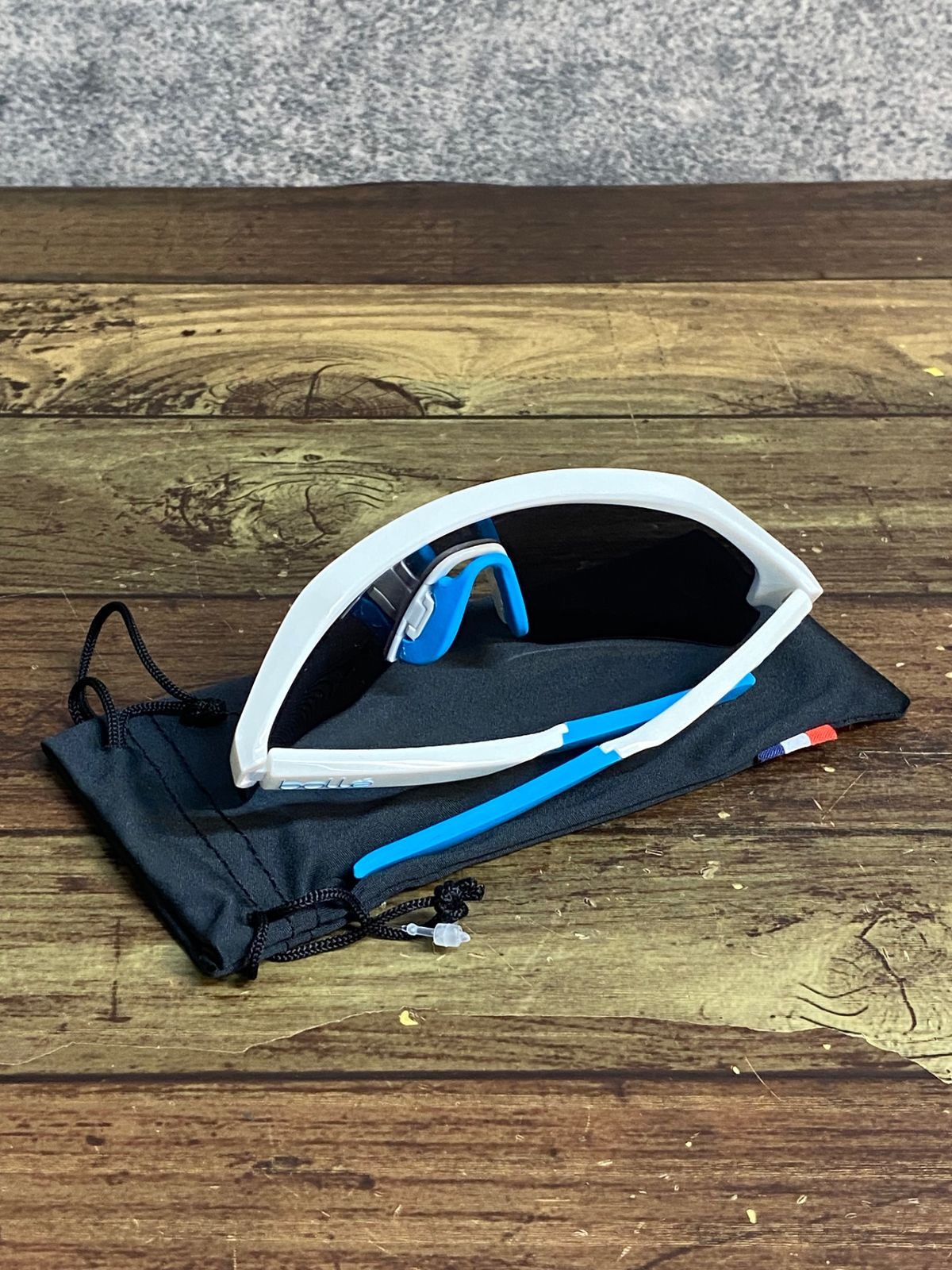 JJ988 ボレー BOLLE LIGHTSHIFTER サングラス アイウェア 白青