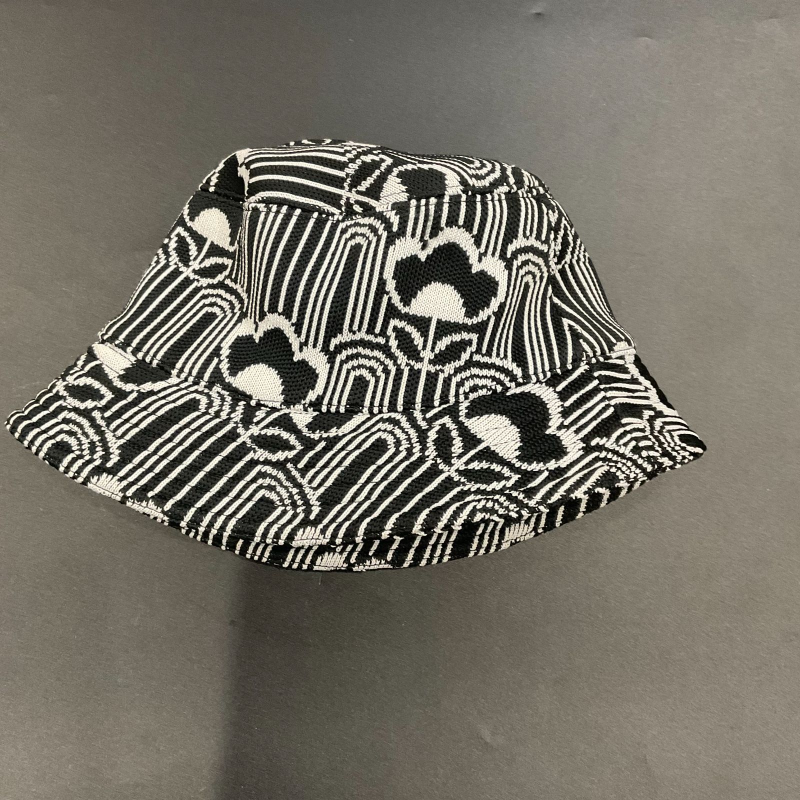 PRADA トライアングルロゴ フラワー ハット D25074158