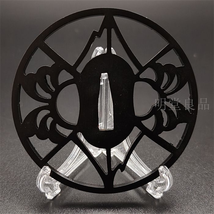 BK0114　日本刀装具　刀鍔　透し　鉄地　透　鍔　刀剣美術　重量：約76G 人気・おすすめ｜安定人気・収納便利におすすめ 丁寧対応 配送追跡可 人気ランキング上位