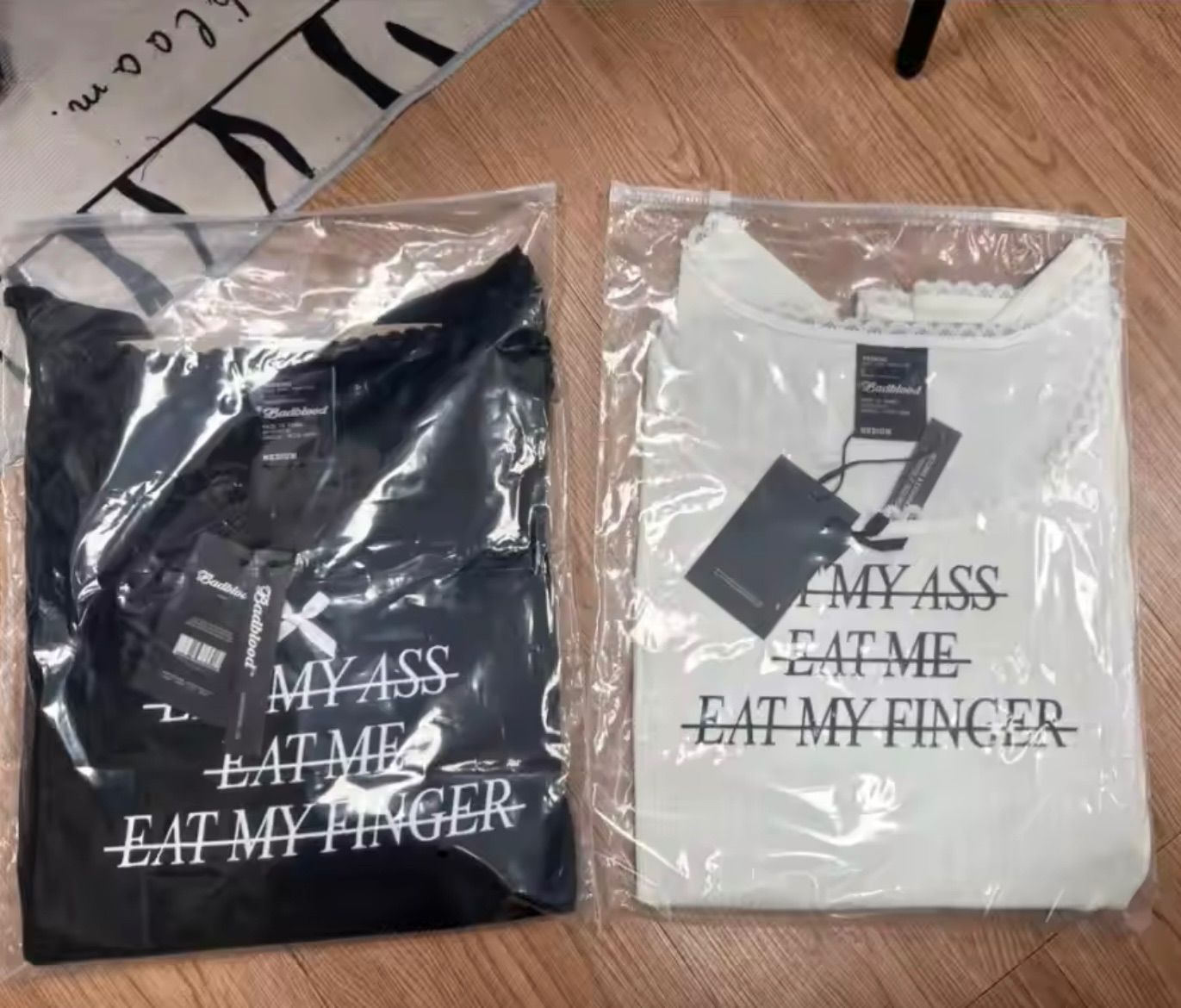【BADBLOOD】Eat Me Long Sleeve Loose Fit ★送料・関税込★ ☆BADBLOOD ☆EAT ME LONG SLEEVE LOOSE FIT (BADBLOOD/Tシャツ