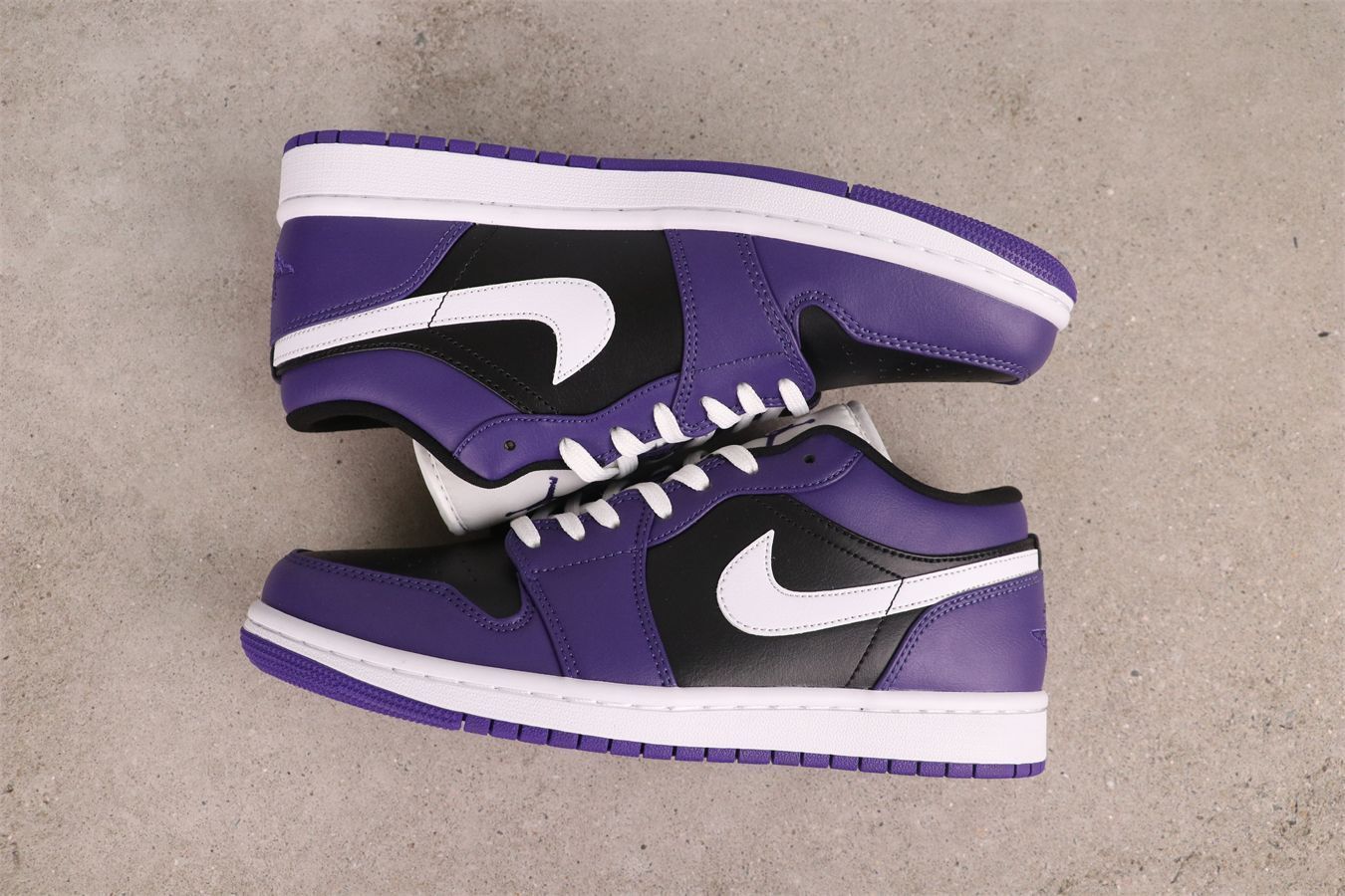 今日特価】Air Jordan 1 エアジョーダン 1 553558-501 黒紫