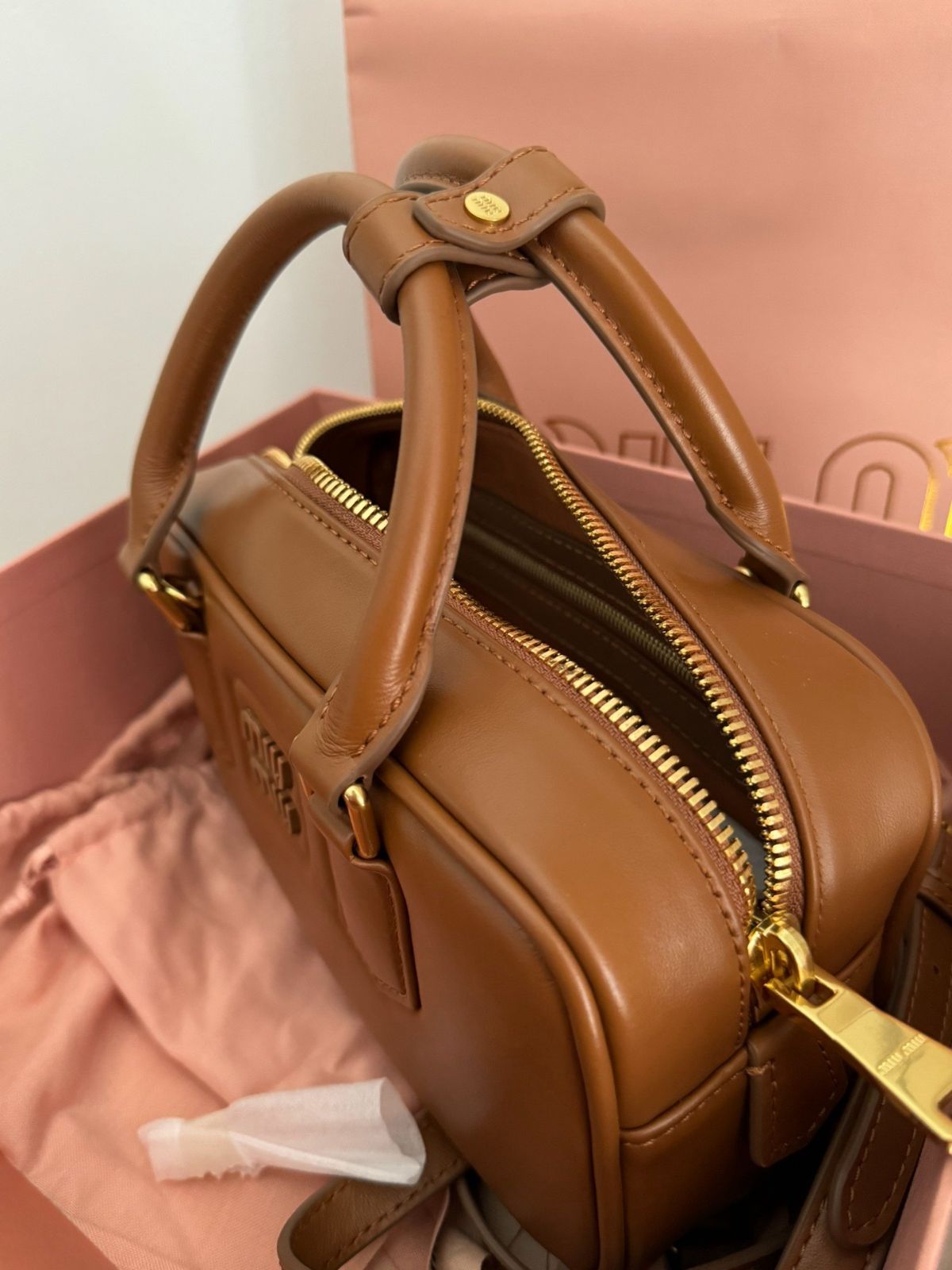 MiuMiu ボーリングバッグ ミュウミュウ コニャックブラウン ショルダーバッグ サイズ 22×11cm WWW_SUPERTOOLSSHOP_NL