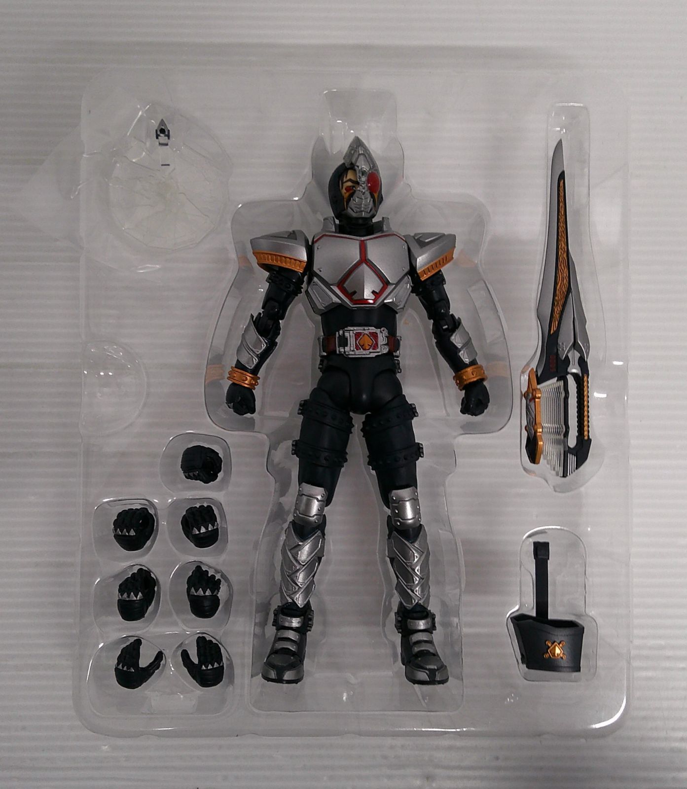 SHFiguarts 仮面ライダーブレイド ブロークンヘッドVer. Amazon.co.jp: S.H.フィギュアーツ 仮面ライダーブレイド