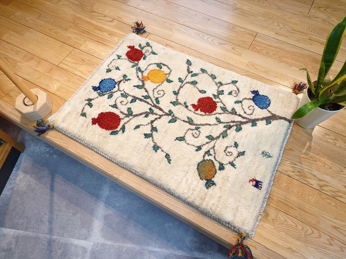 ペルシャ ギャッベ 玄関マット ラグ 86x62cm ベージュ ザクロの実 RJ14683