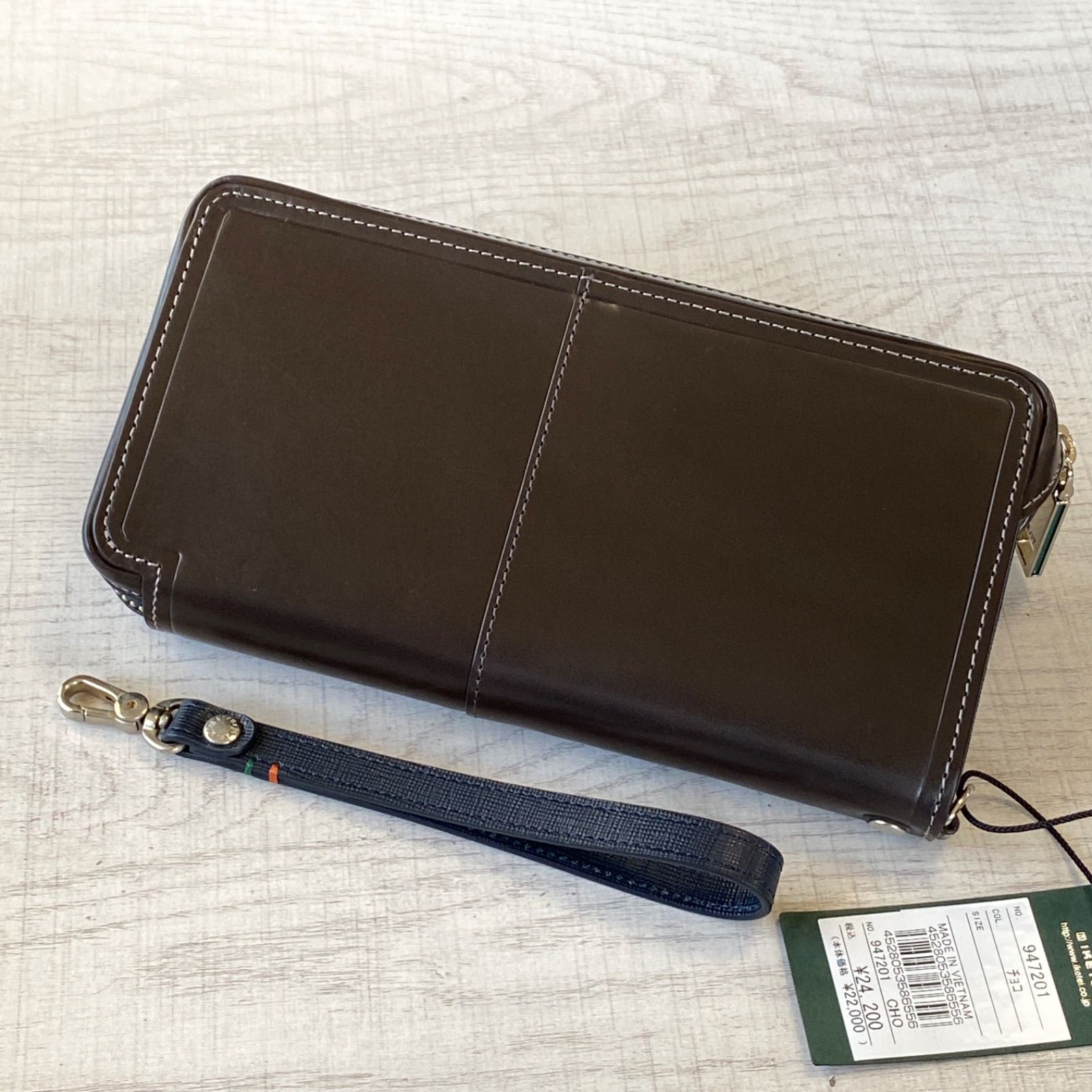 新品】タケオキクチ スマートセルバッグ チョコ 【公式通販】