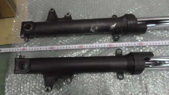 CB400SF VTEC REVO NC42 の フロントフォーク SHOWA 1760489819