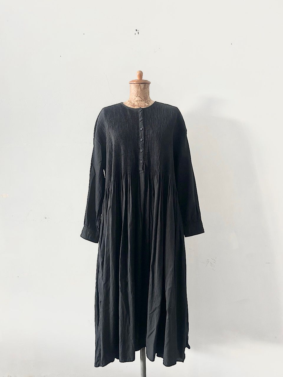 moi tytto 花刺繍レイヤーワンピース moi tytto 花刺繍レイヤー ワンピース - メルカリ