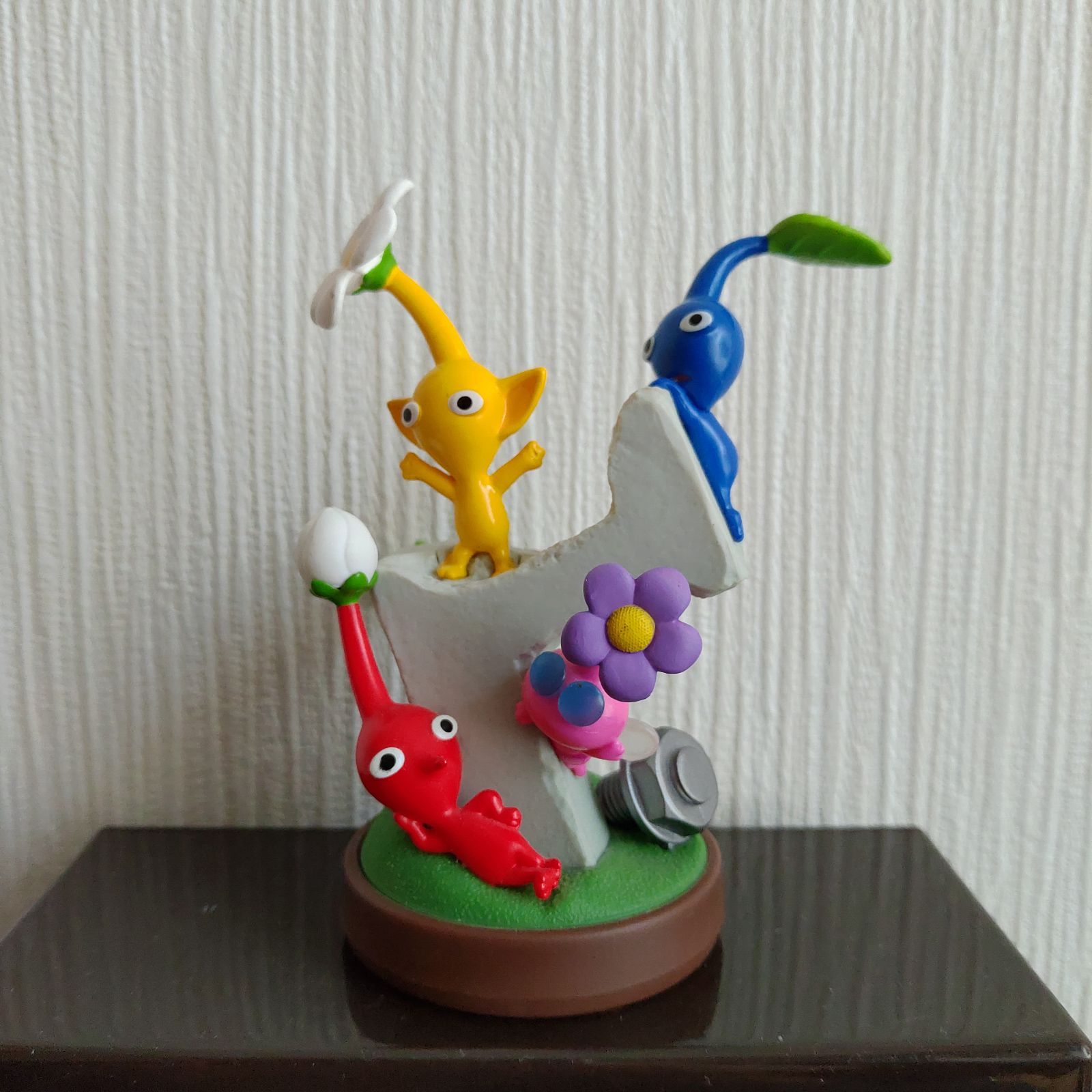 ピクミン　アミーボ　amiibo amiibo Pikmin Series Figure (Pikmin) for Wii U, New 3DS, New