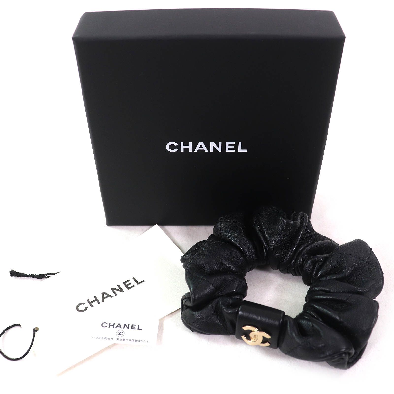 CHANEL ブラック レザー シュシュ 箱付き CHANEL ブラック レザー シュシュ 箱付き - メルカリ