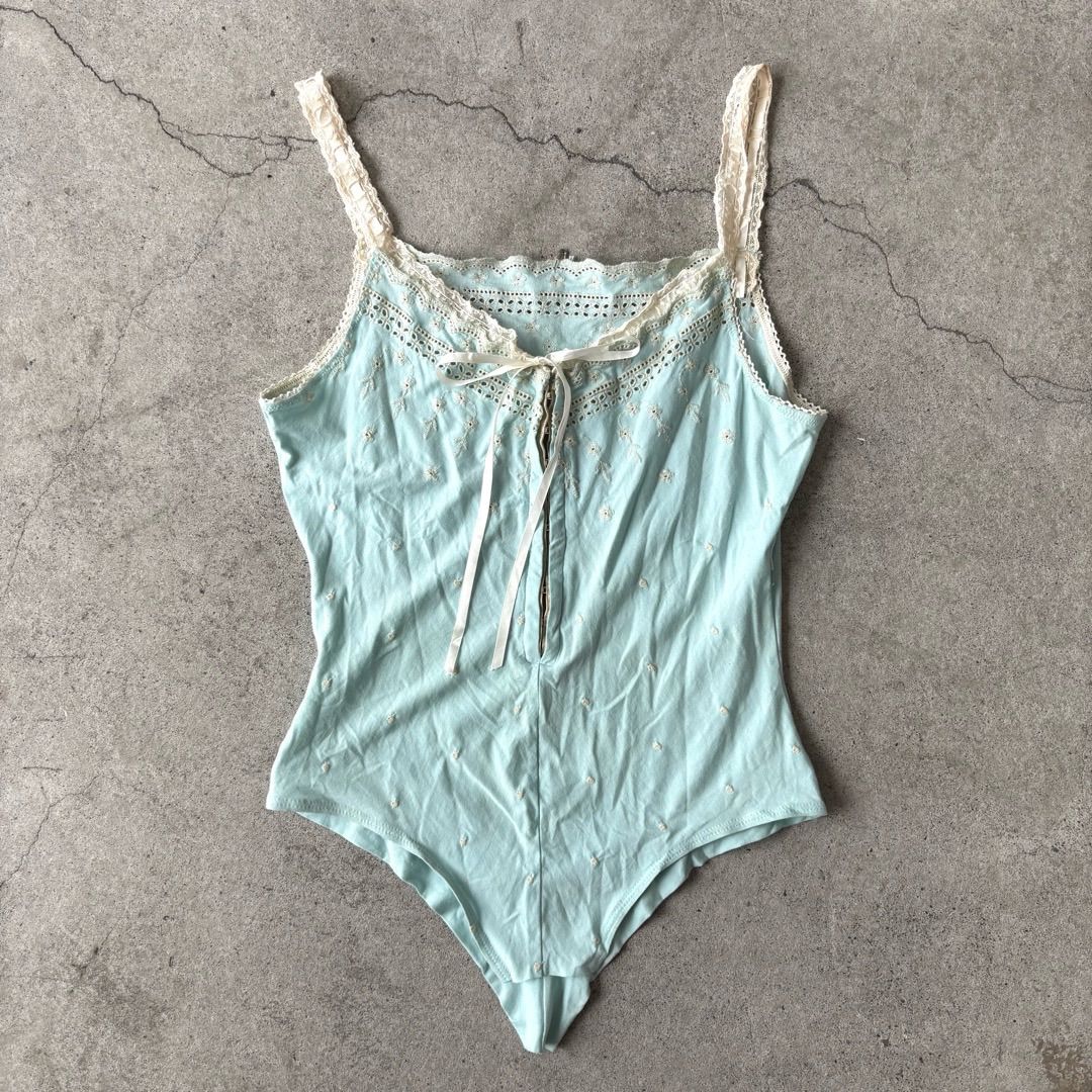 camisole / ボディスーツ風 キャミソール 刺繍 水色 #a436 y2k camisole / ボディスーツ風 キャミソール 刺繍 水色 #a436 y2k
