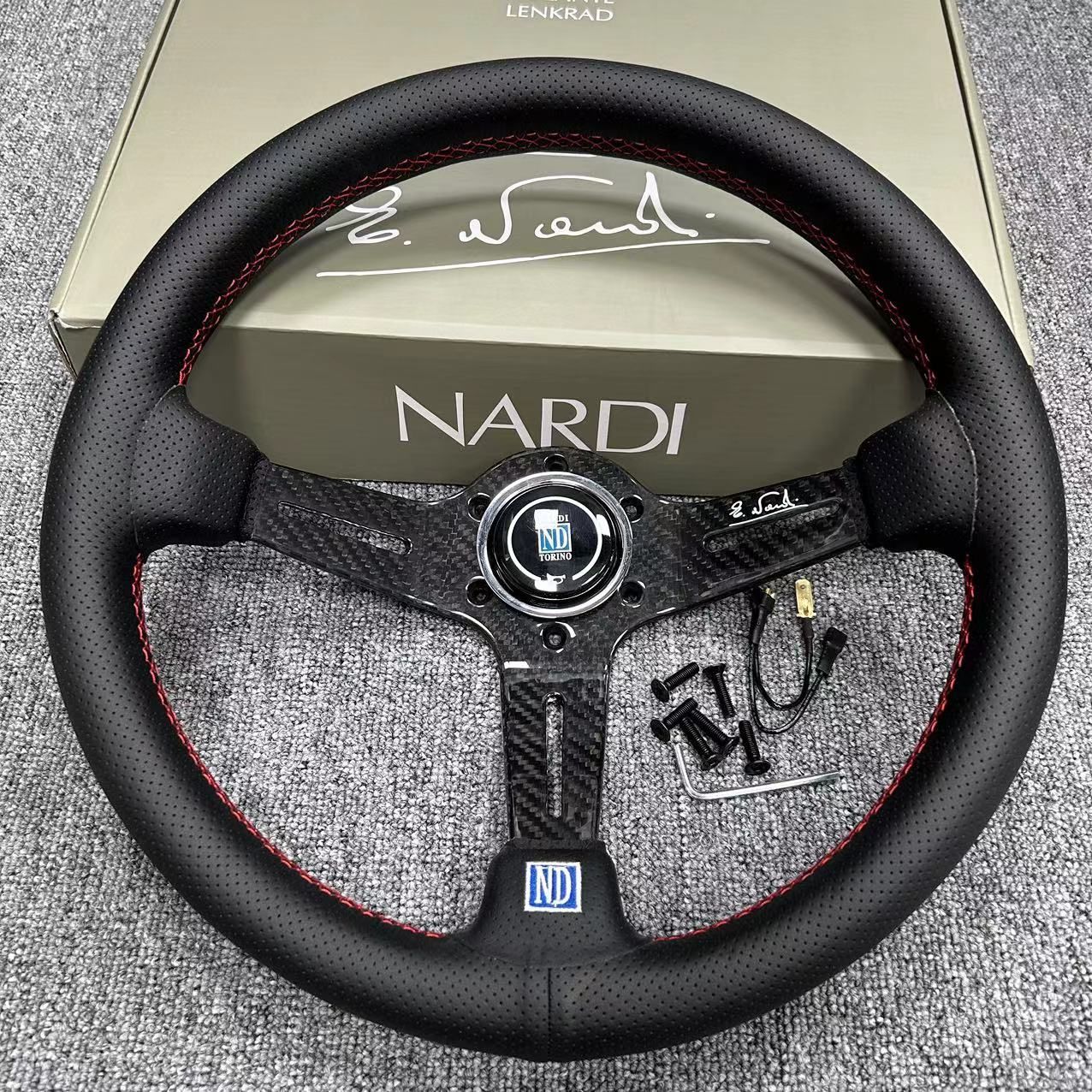 新作 炭素繊維★NARDI★高級 ステアリング スポーツステアリングホイール 高品質 車ハンドル PVCレザー 340mm 13インチ レース ドリフト ステアリング