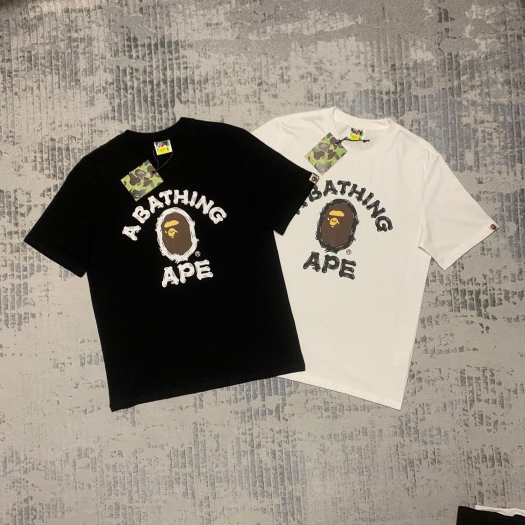 新品A BATHING APE Tシャツ