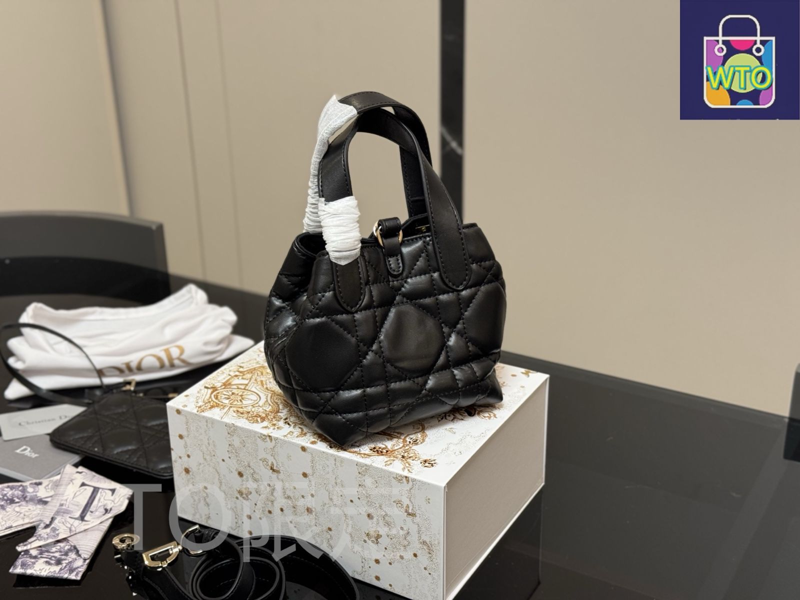 Dior ショルダーバッグ 即購入可能⭕️ 出会いは一瞬♡】ディオール Diorcamp Nanoバッグ (Dior