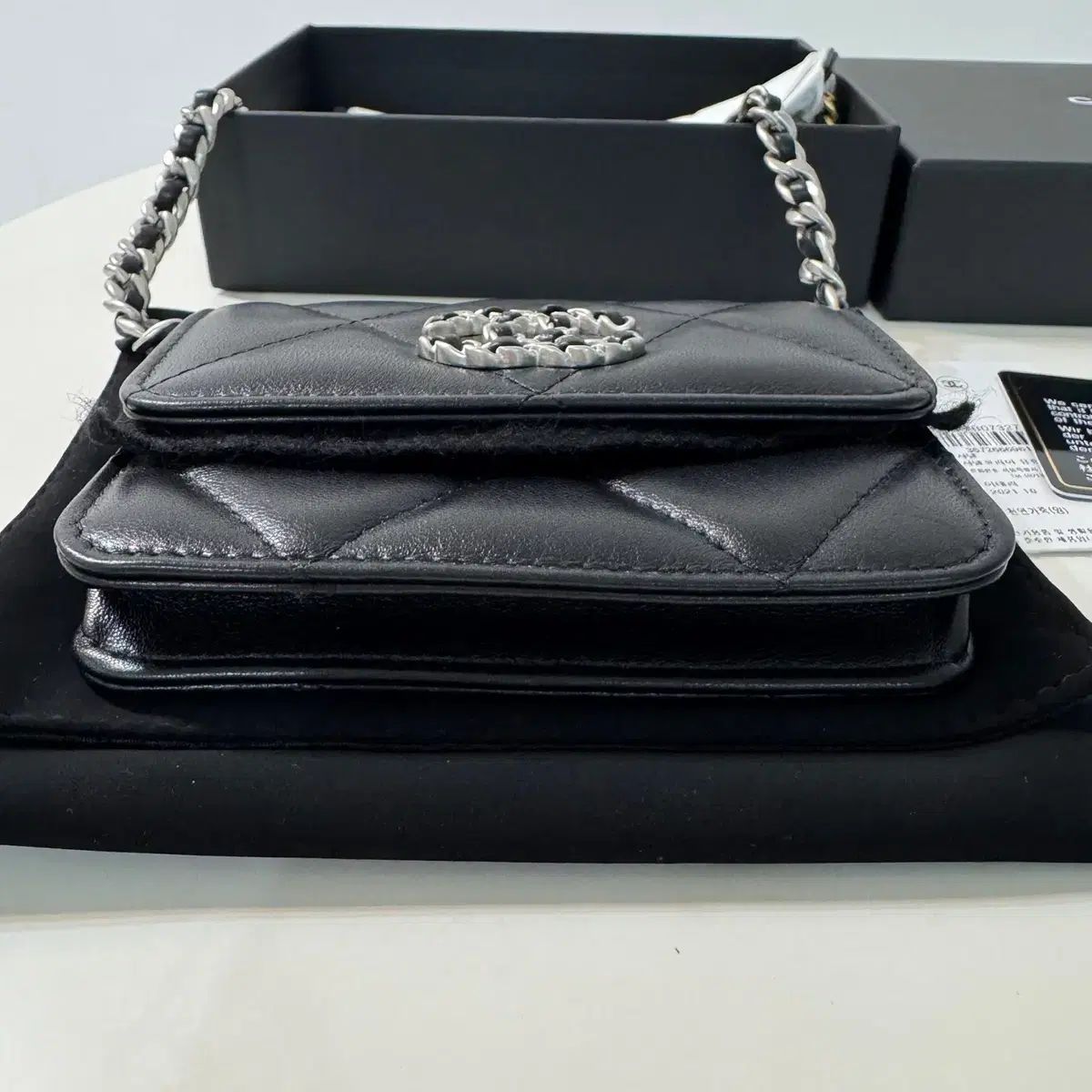 Chanel シャネル