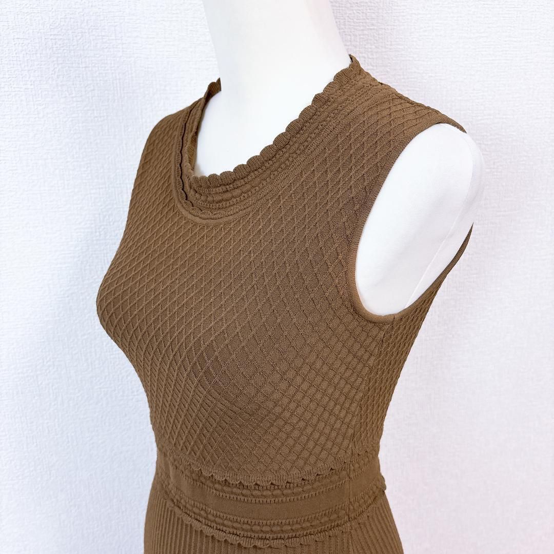 Aラインフ ノースリーブニットワンピース