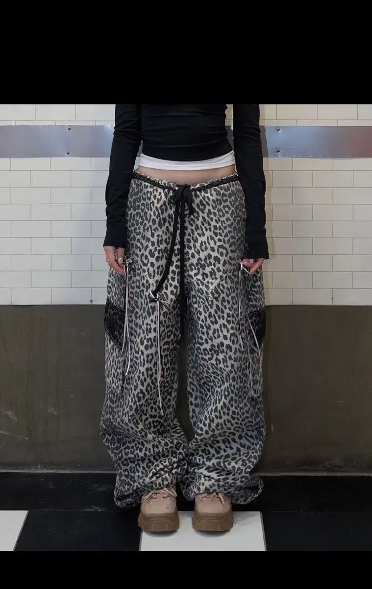 CHERRY QUIRI ヒョウ柄 レオパード レース パンツ ブラック