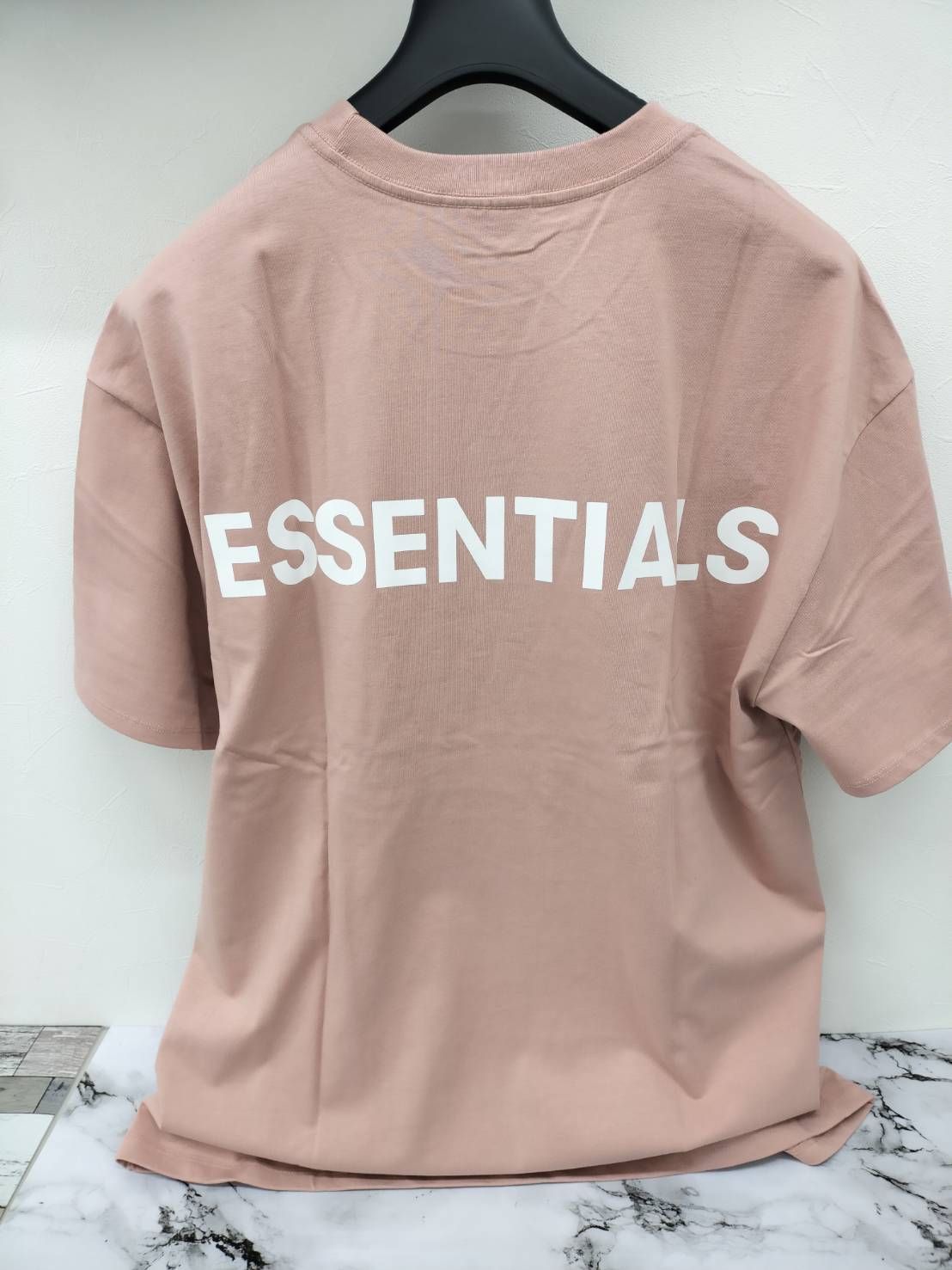 FOG Essentials ピンク Tシャツ XL fear of god - メルカリ