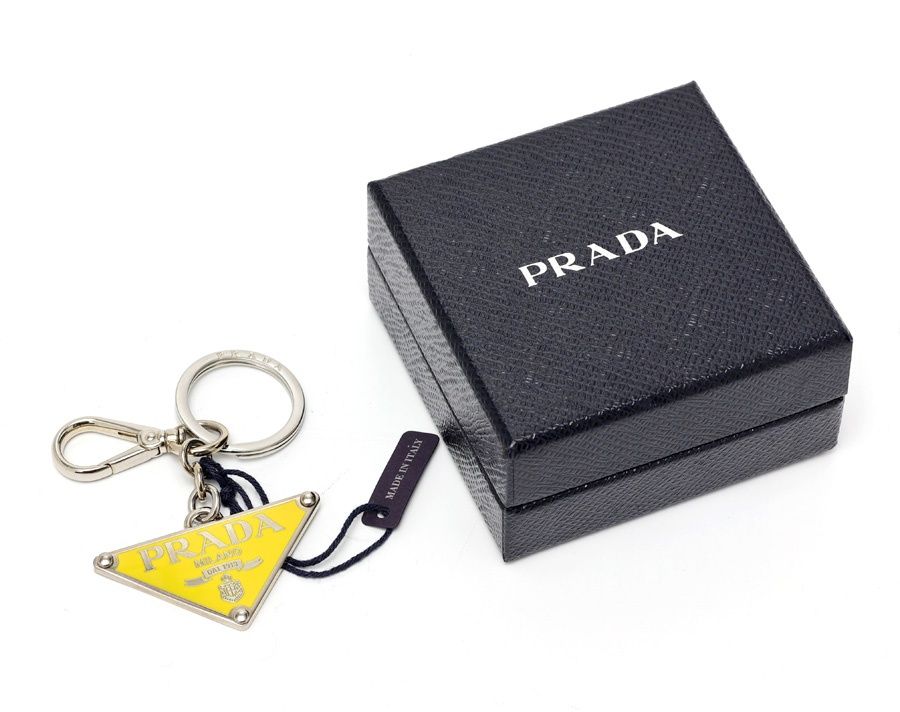 プラダ / PRADA トライアングル ロゴ メタル キーリング 2PS057