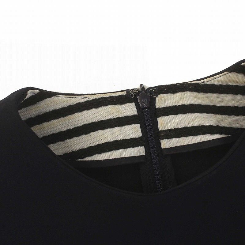 美品 ボーダーズアットバルコニー バックラッフルトップ カットソー ネイビー 美品 ボーダーズアットバルコニー バックラッフルトップ