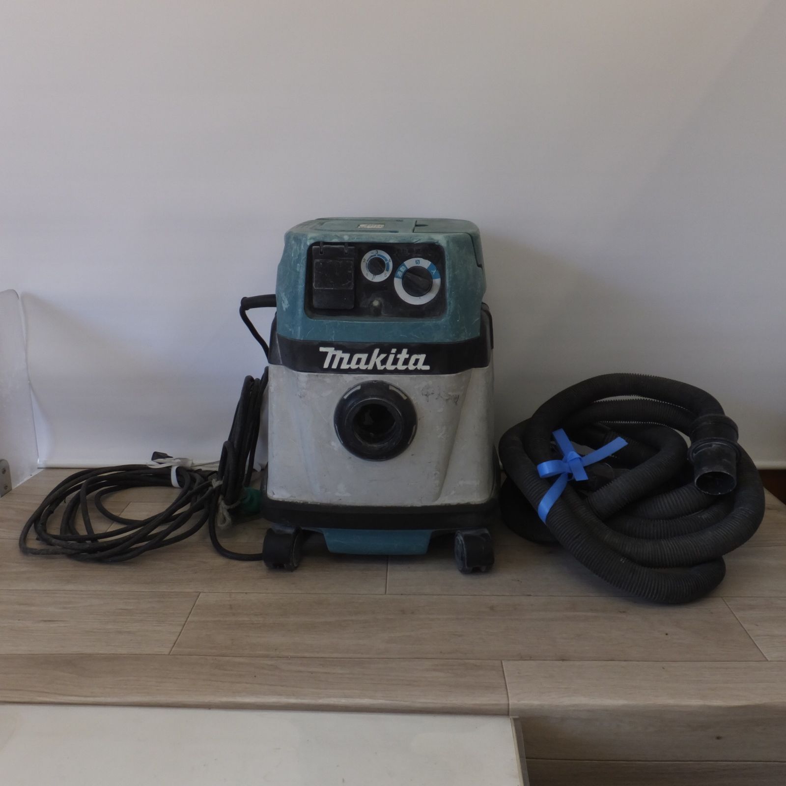 送料無料 マキタ makita 粉じん 業務用 無段変速 集じん機 475 ? ホース 延長コード セット