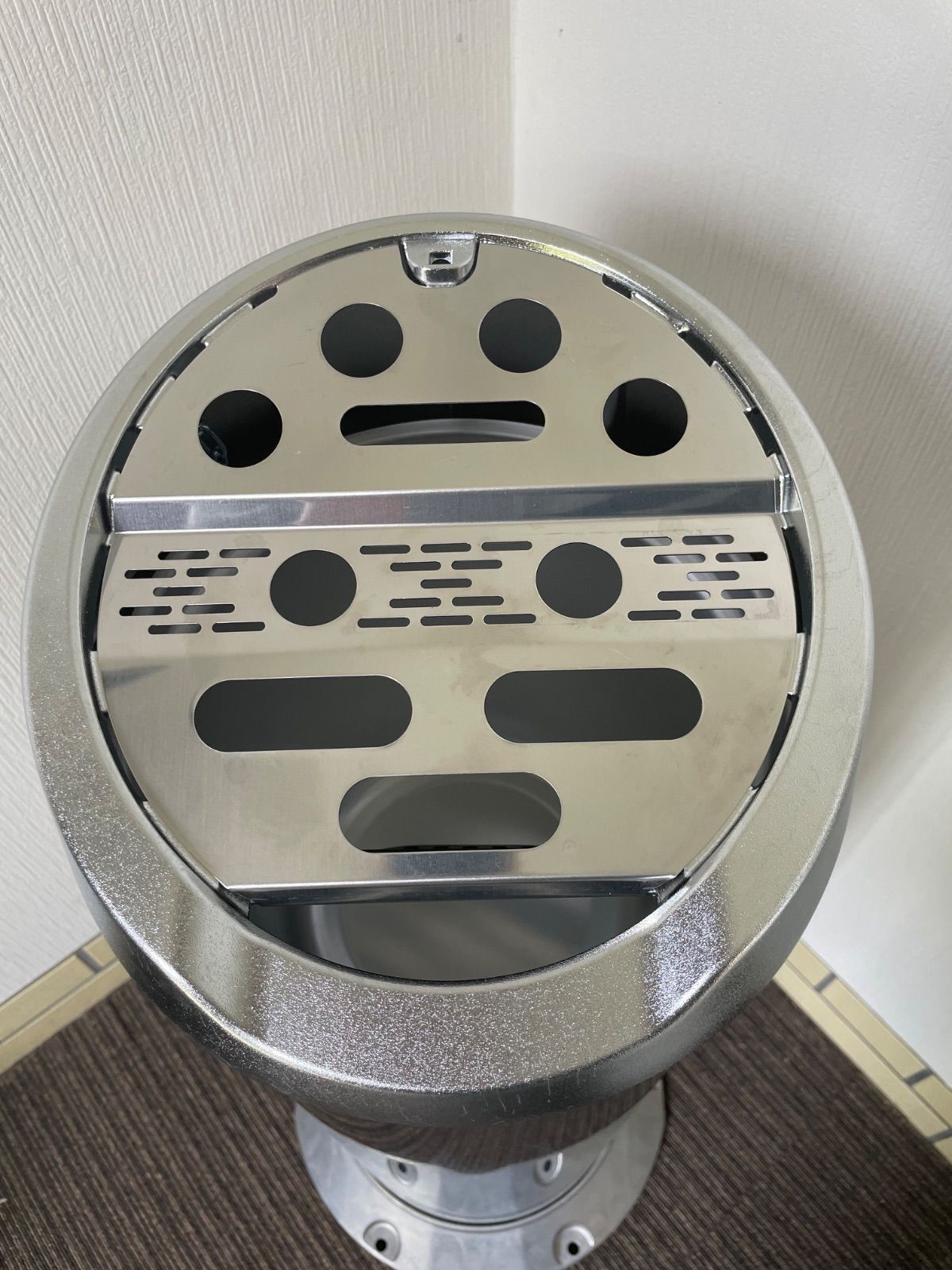 未使用品 日本たばこ 産業株式会社　スタンダード灰皿 未使用❗️ JT 日本たばこ産業株式会社 標準スタンド灰皿 & 置き