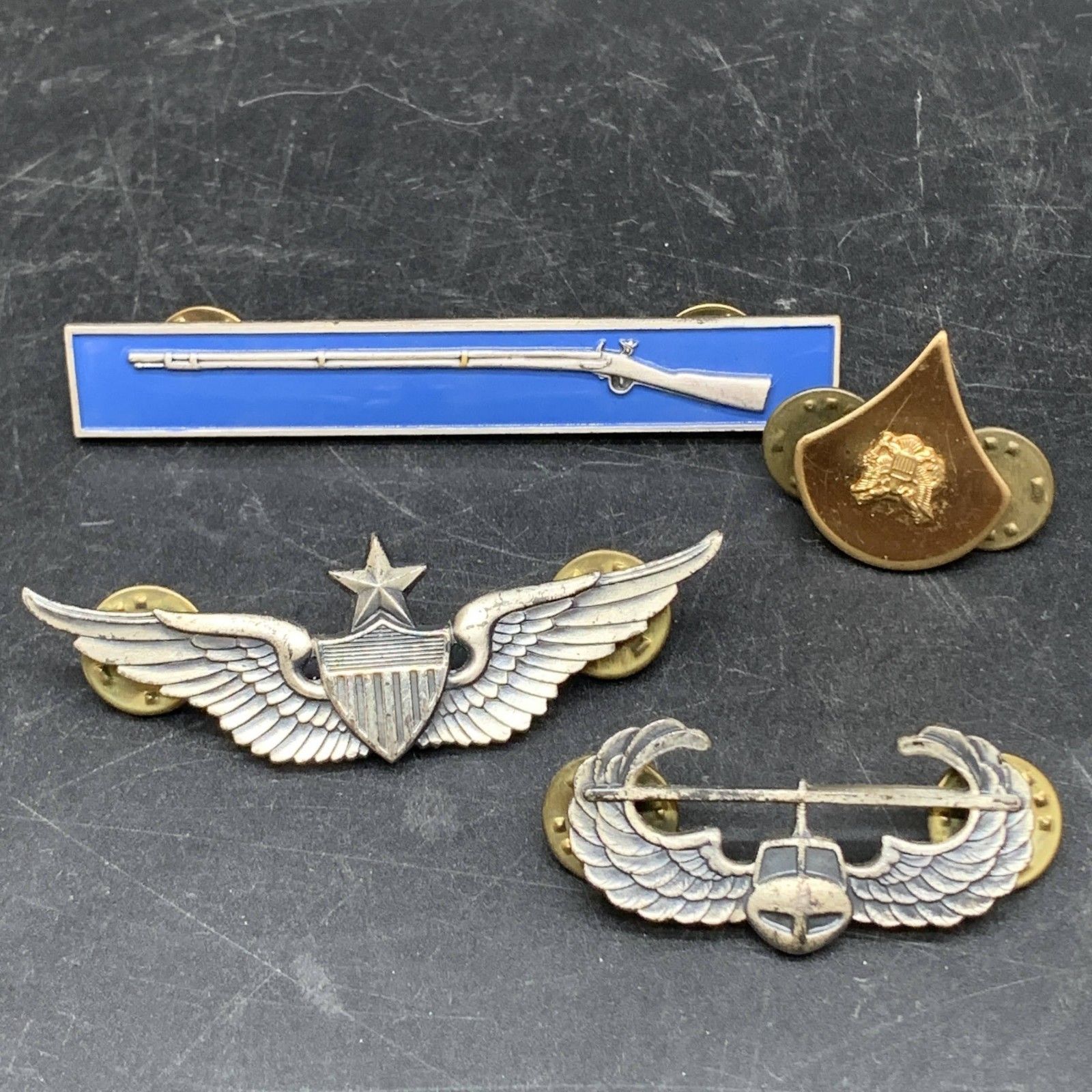 K339 ミリタリー系ピンバッジ4点まとめ 徽章 航空機搭乗員章 (シニア