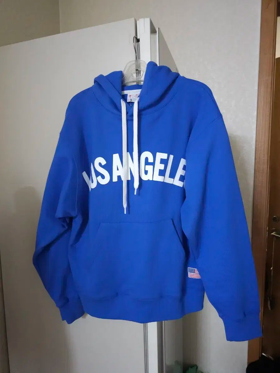 【雷市場（ポンジャン）商品韓国直送】 (新品) ホテル セリトス フード付きTシャツ 95