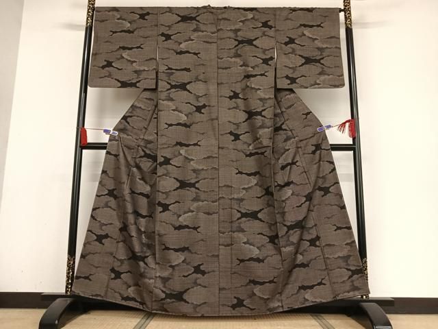 平和屋着物○本場大島紬 150亀甲 雲文 正絹 逸品 未使用 AABA2651np