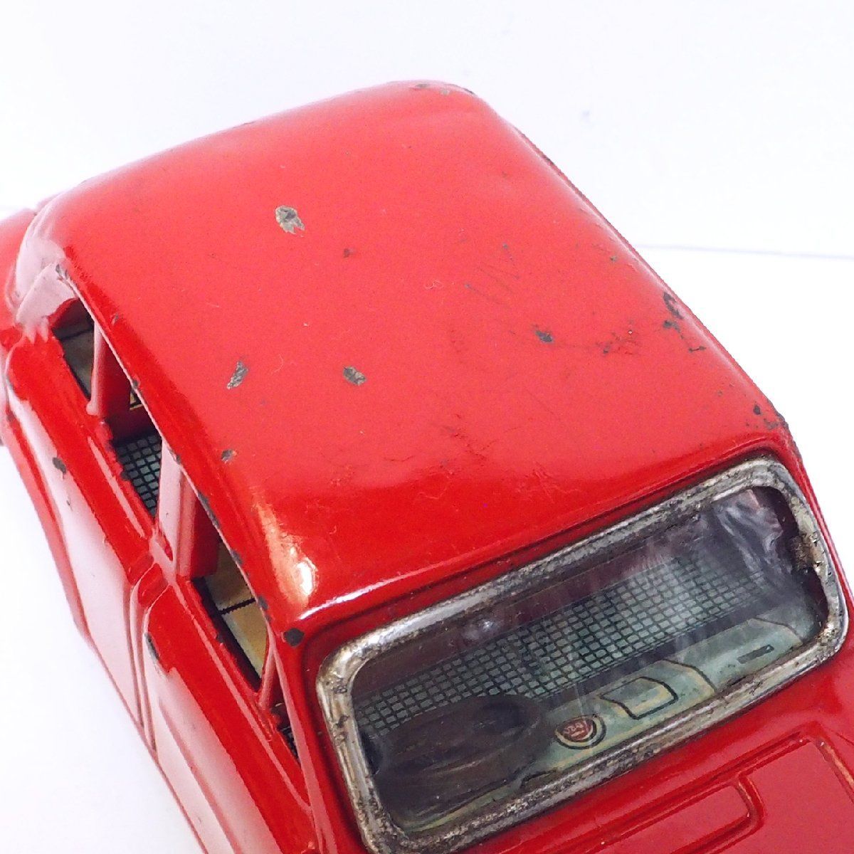 萬代屋【DATSUN sedan 1000ダットサン セダン 赤レッド】ブリキ