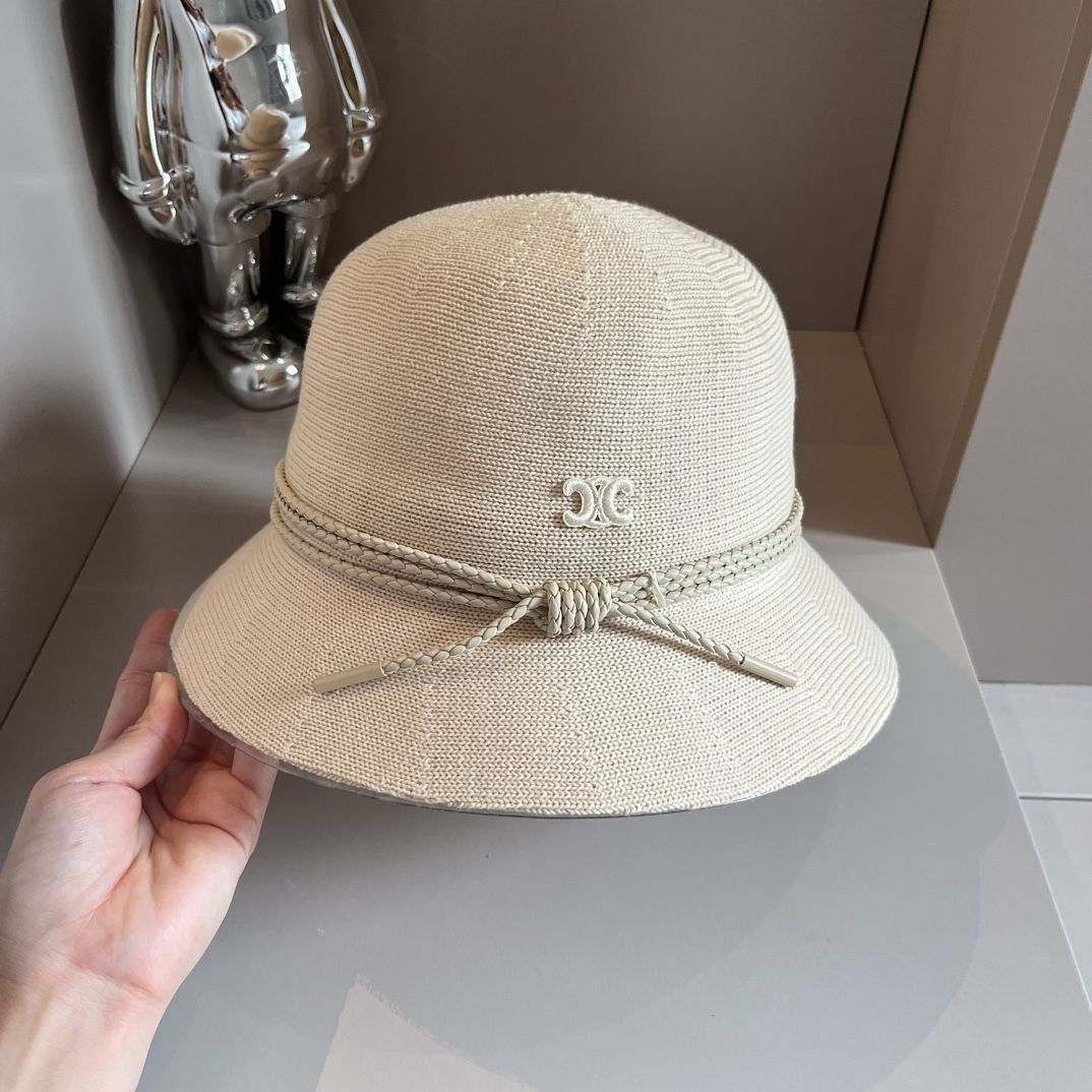 り*ん様 CELINEロゴ入バケットハット帽子アウトドアにモンベルパタゴニアミレ り*ん様 CELINEロゴ入バケットハット帽子アウトドアにモンベル