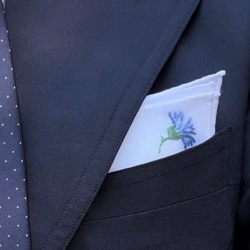 別注サイズモデル MUNGAI ムンガイ ポケットチーフ ホワイト セントー 矢車草 ハンドメイド 刺繍 リネン イタリア製