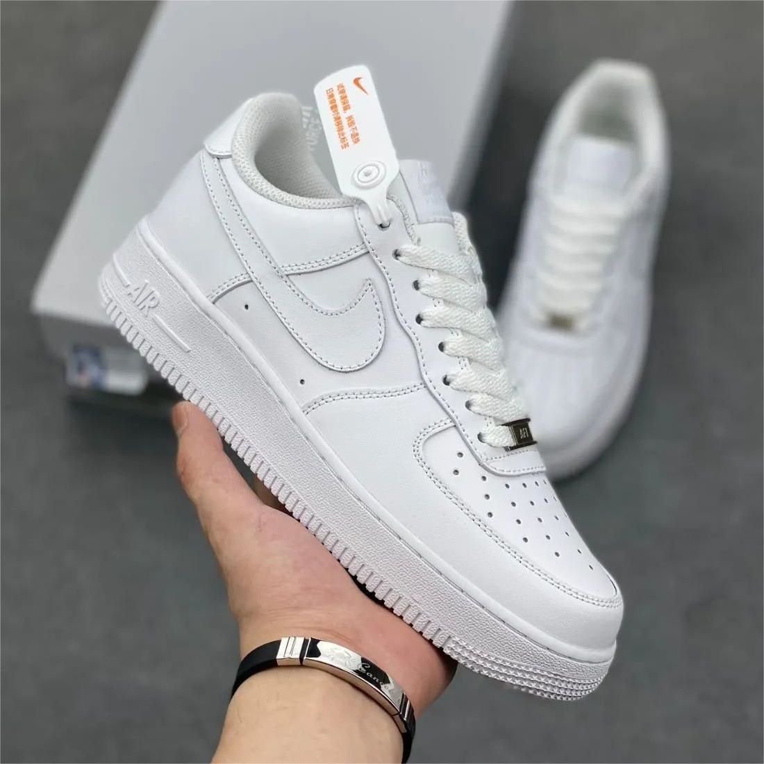 ナイキ エアフォース1 Nike Air Force 1 low ホワイト レディース メンズ スニーカー 男女兼用 箱付