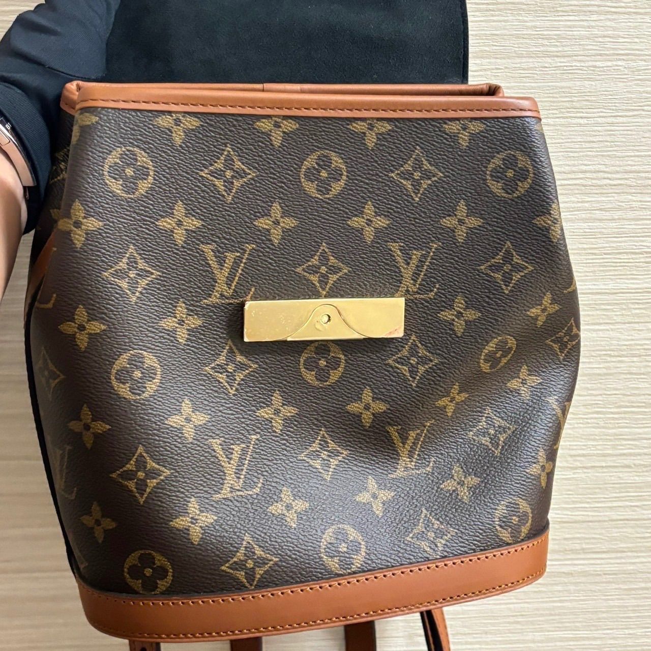 送料無料】【新品/未使用】Louis Vuitton/ルイヴィトン/ドーフィーヌ