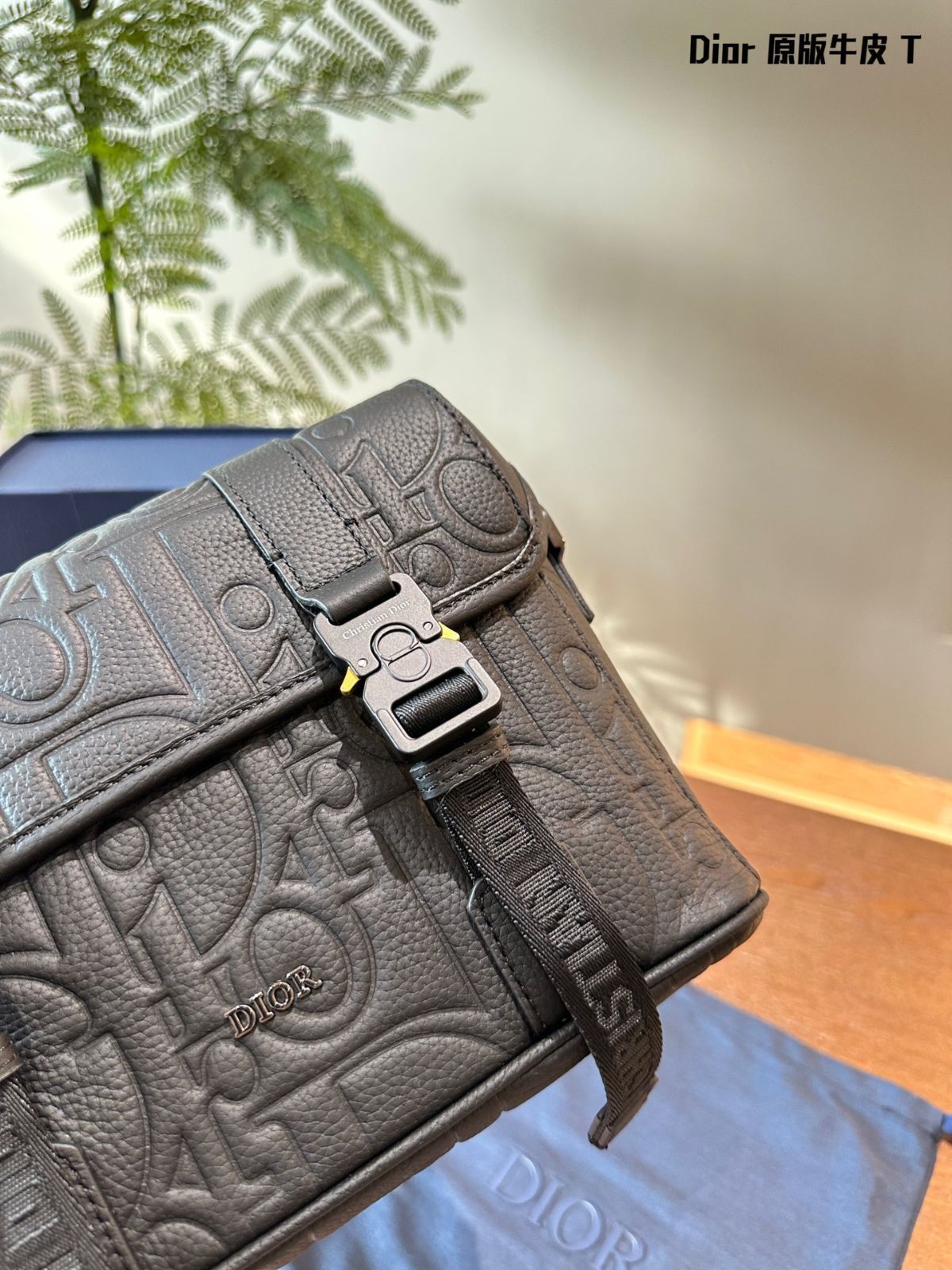 今日特価】Dior Hit the Road 2024 Fall Flap Messenger Bag