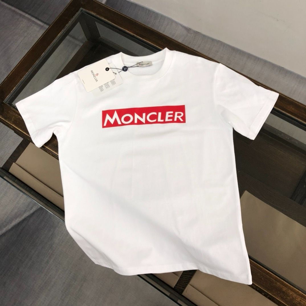 Moncler夏の新作丸首の半袖tシャツです