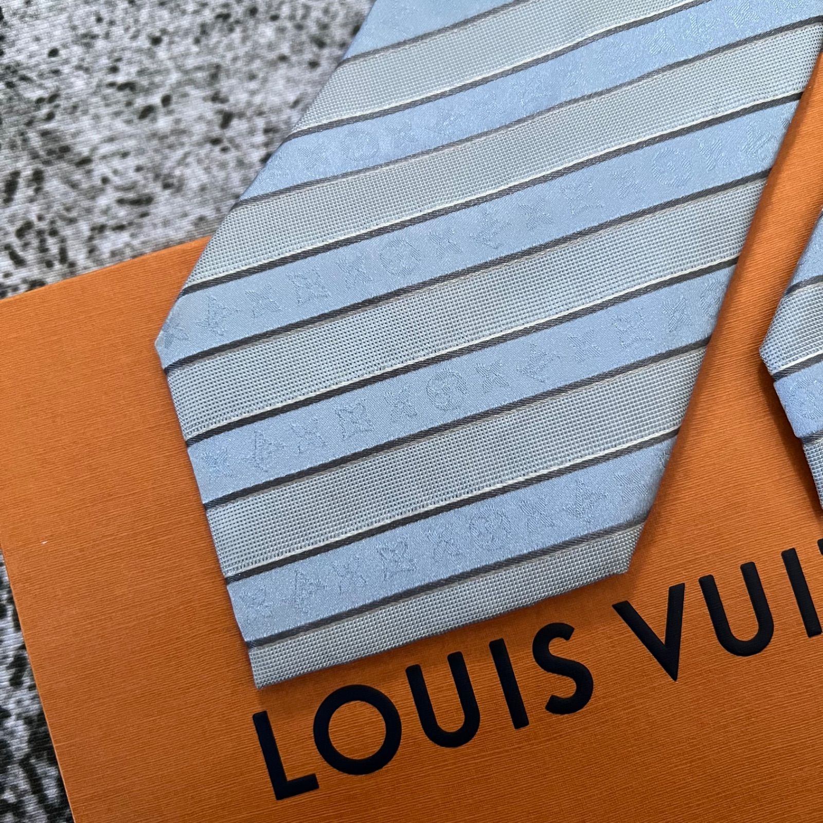 未使用級 LOUIS VUITTON ルイヴィトン ネクタイ ストライプ モノグラム