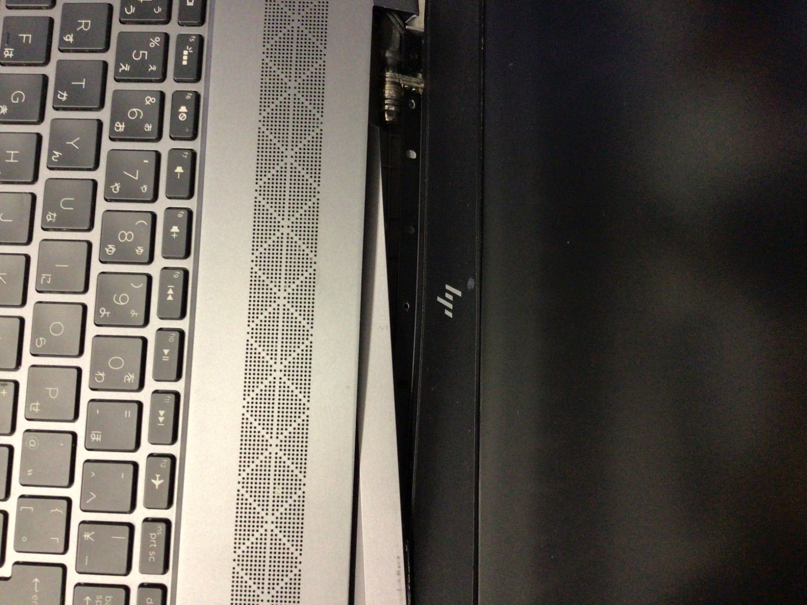 npc395【ジャンク】HP ZBook 15v G5◇i7 9th/4GB◇ヒンジ割れ◇通電可